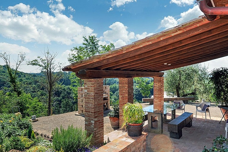 Large patio for barbecueing in Tuscan cottage