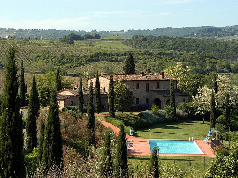 Typical Tuscan country chalets with pool in agricultural district