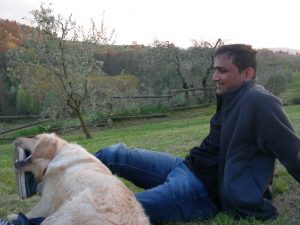 Playing with Pedro on the Tuscan far
