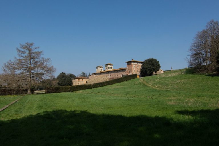 The extensive park of the estate Camugliano