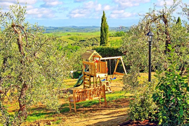 Villa for families with children in Tuscany