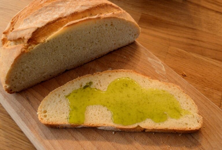 The new olive oil on bread