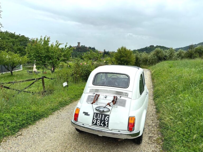 Private tour on a 500 car in Tuscany