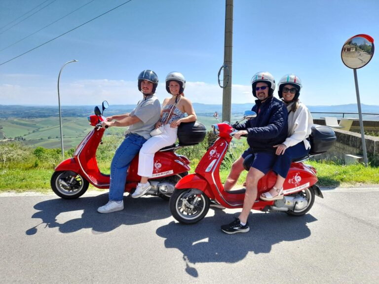 Guided vespa tour in Tuscany